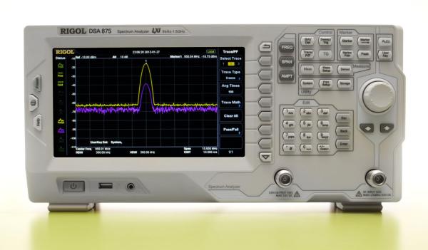 9 kHZ to 7.5 GHz spectrum analyzer with tracking generator 