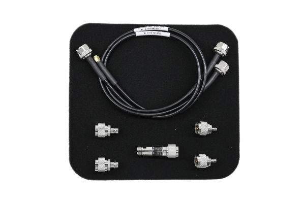 Priedų rinkinys: N (M) -SMA (M) kabelis, N (M) -N (M) kabelis, N (M) -BNC (F) adapteris (2 vnt.), N (M) -SMA (F) adapteris (2 vnt.), 10 dB, 1 W, 0 Hz - 6 GHz ateniuatorius-slopintuvas 